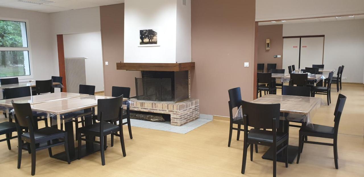 Domaine De Mont-Evray Hotel Nouan-le-Fuzelier Екстериор снимка