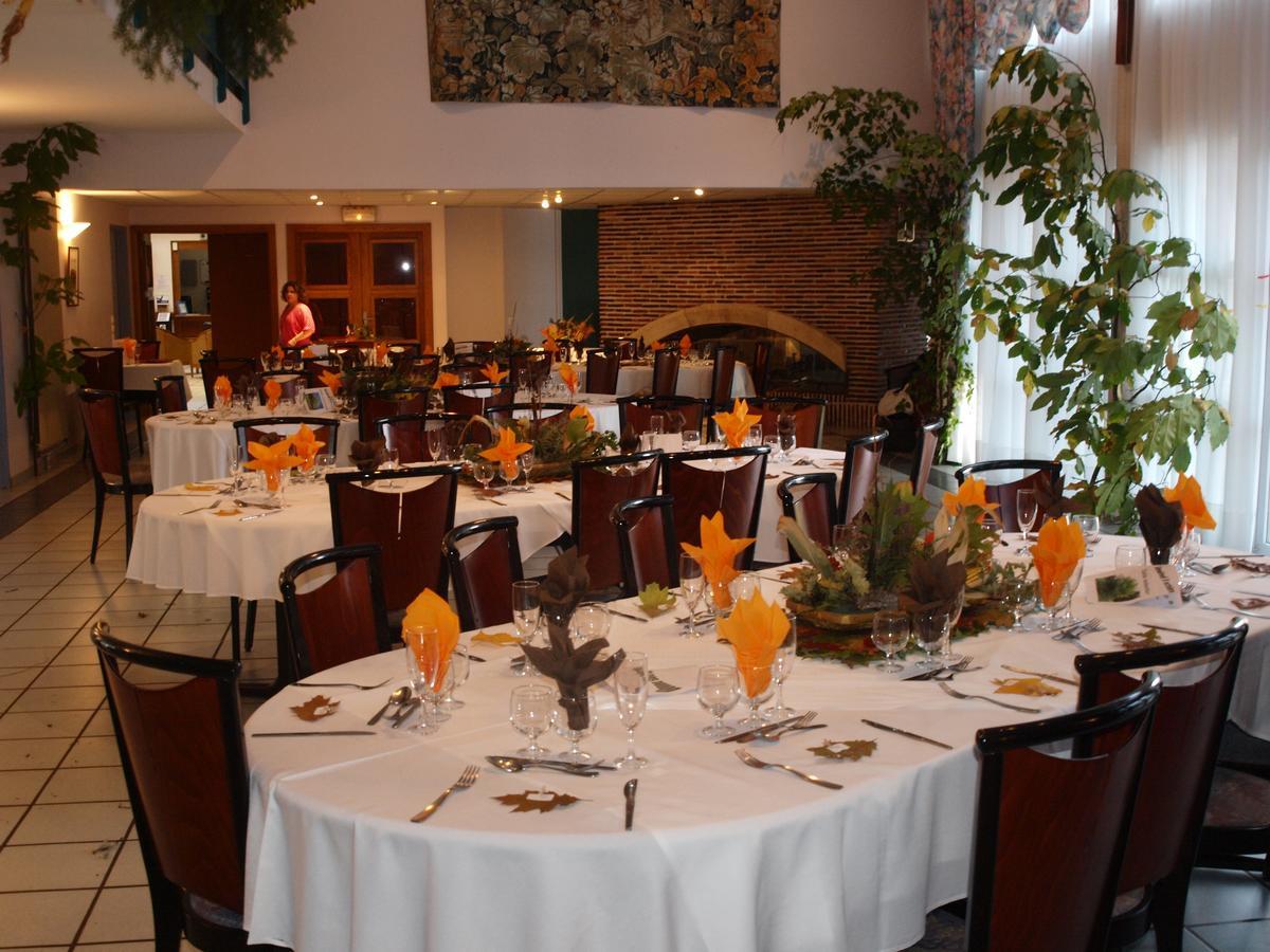 Domaine De Mont-Evray Hotel Nouan-le-Fuzelier Екстериор снимка